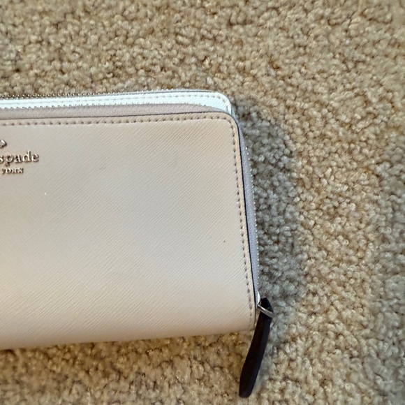 Kate Spade Ivory Wristlet with Black Strap - Picture 3 of 8